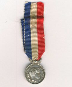 Image de Médaille Courage et Dévouement red sans nom
