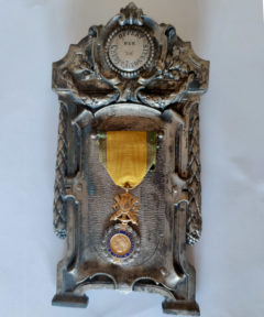 Image de Présentoire avec Médaille militaire Modèle 1870 à anneau